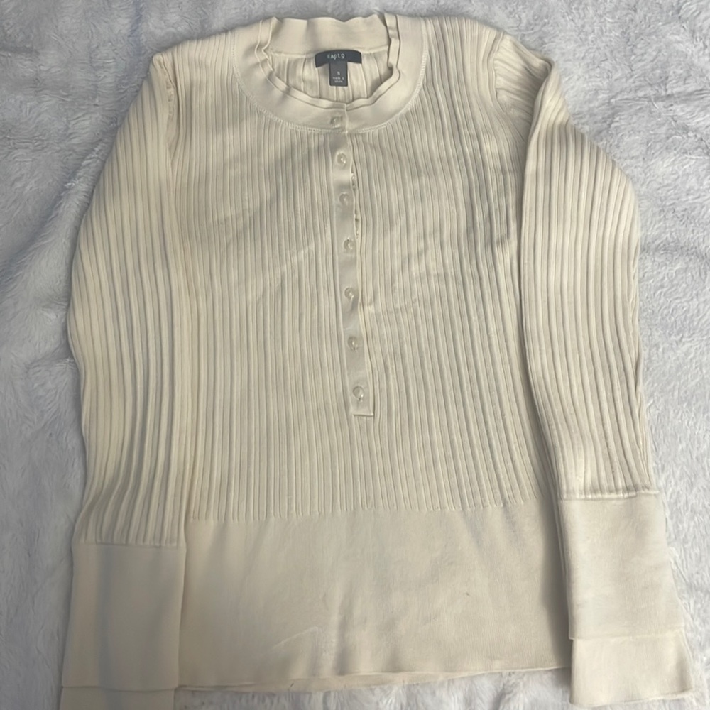 Size Small Ivory Without tags Sweater/Top